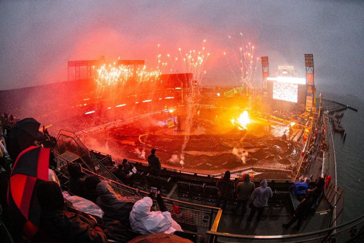 La cerimonia di presentazione del Supercross 2024 a San Francisco