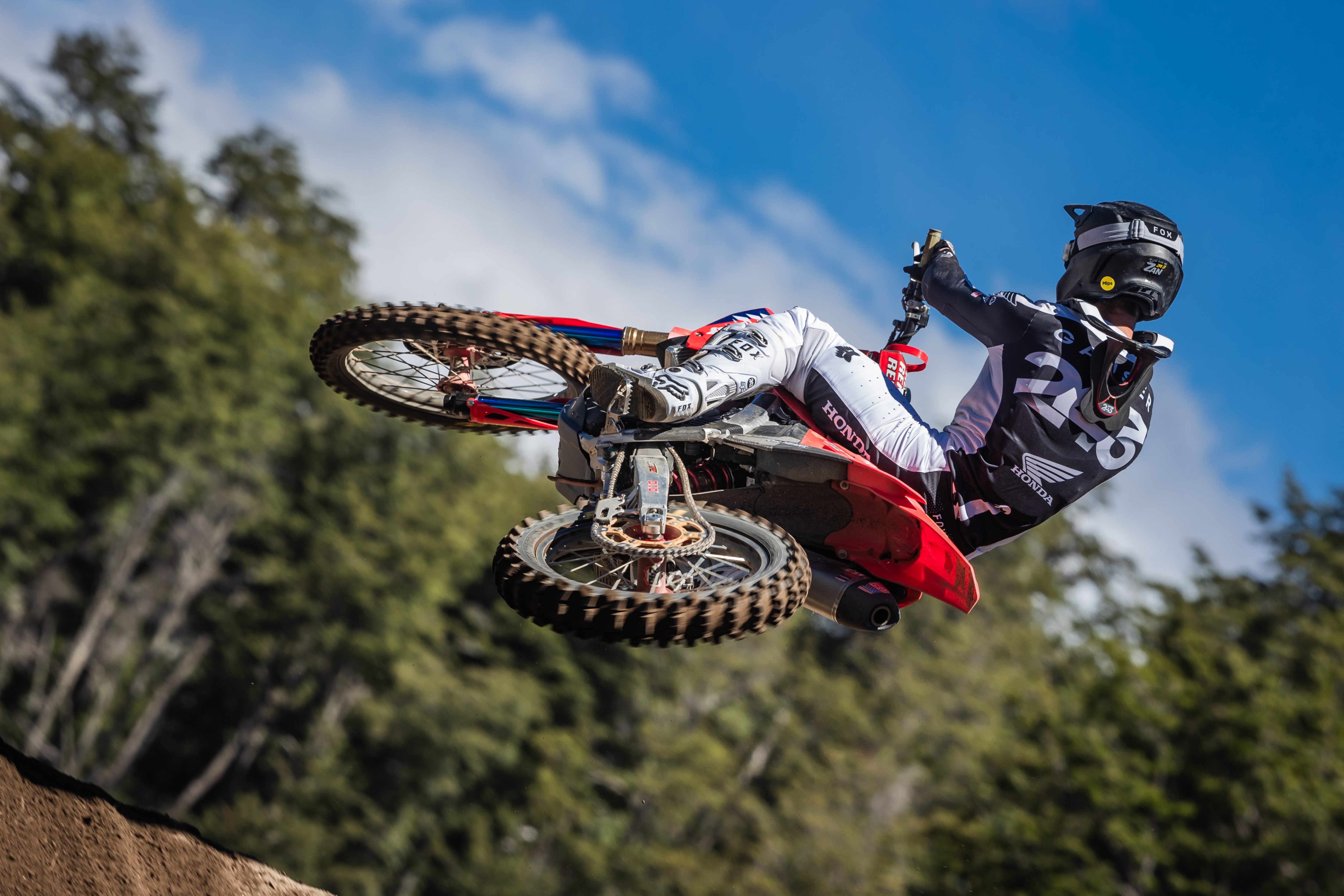 TIm Gajser con la vittoria di gara-2 sale sul terzo gradino del podio