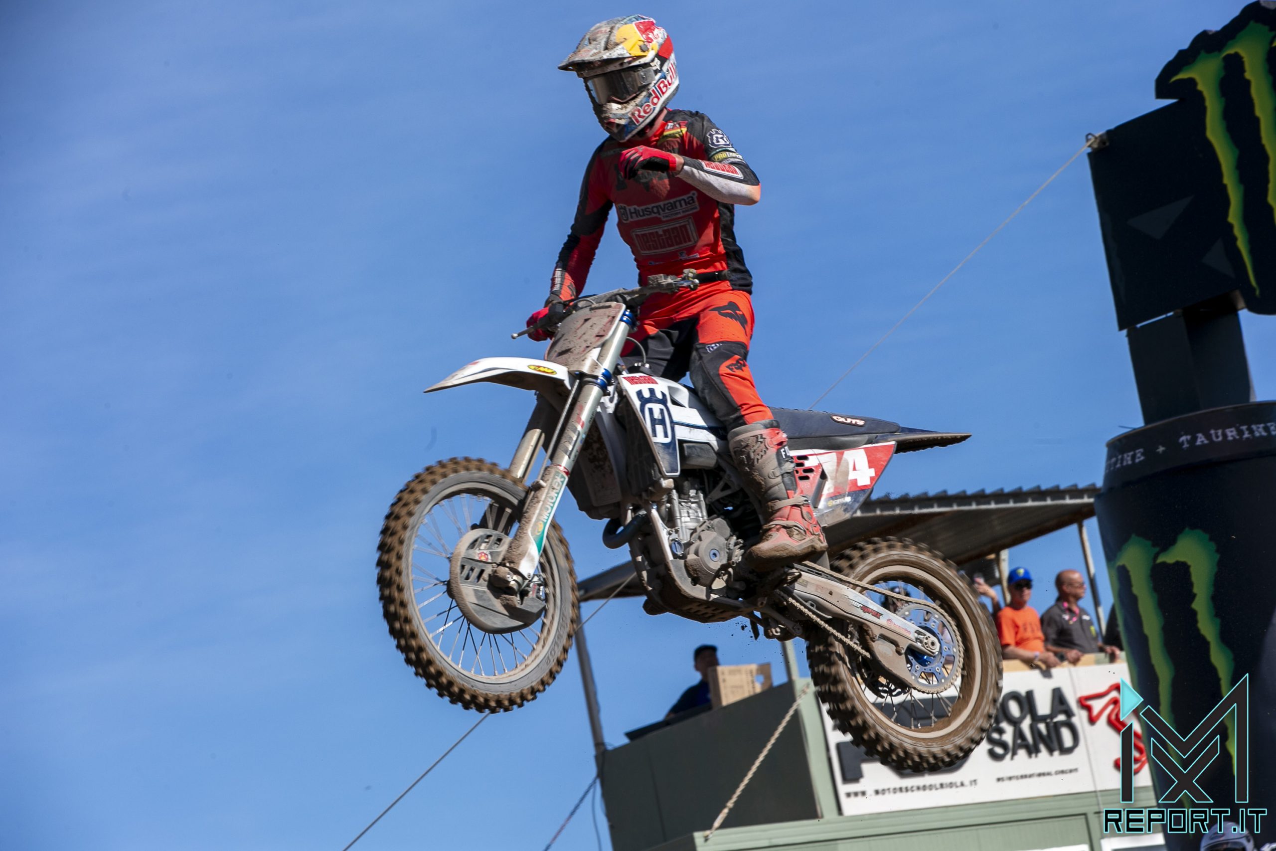 Kay De Wolf vince la manche di qualifica a Riola