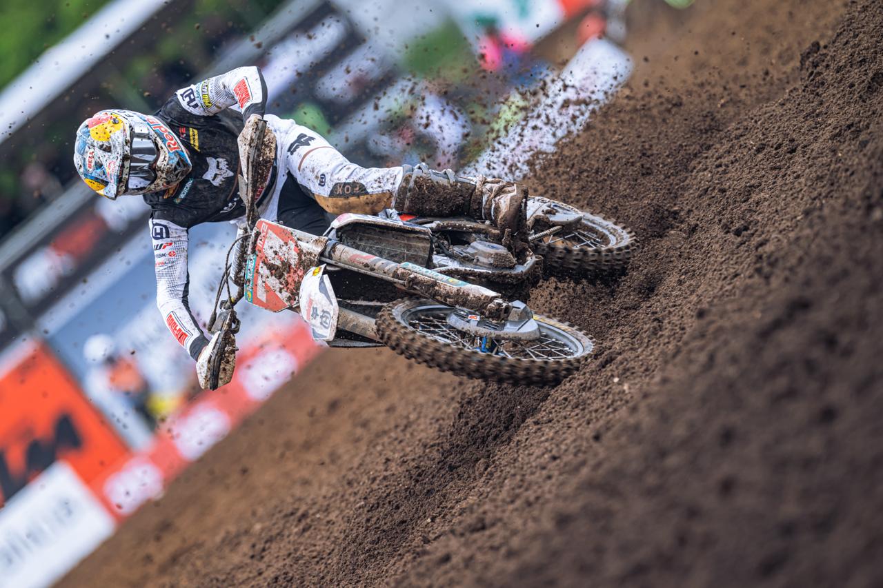 Kay De Wolf mantiene ben salda la tabella rossa in MX2