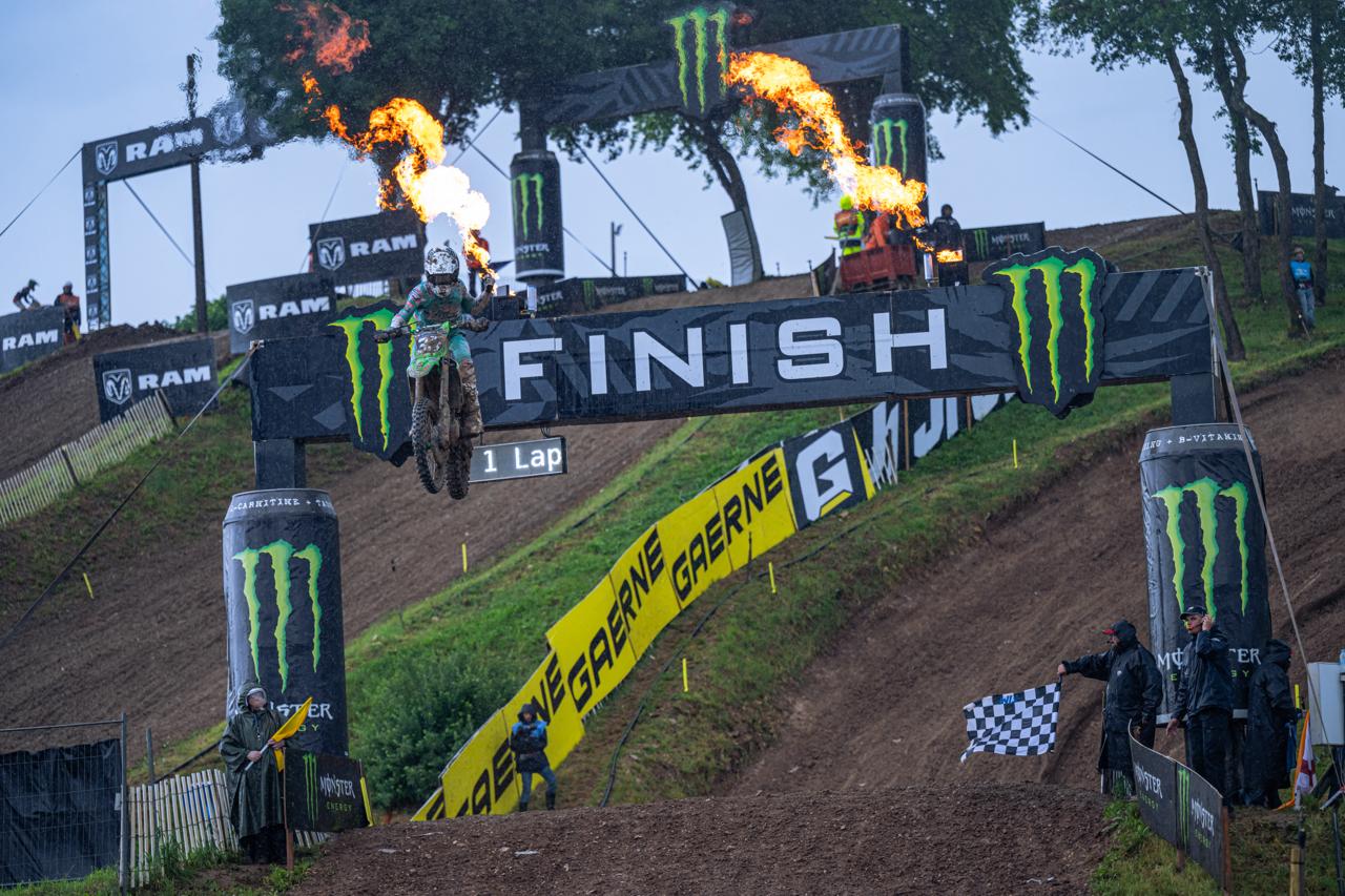 Romain Febvre vince la manche di qualifica MXGP in Francia