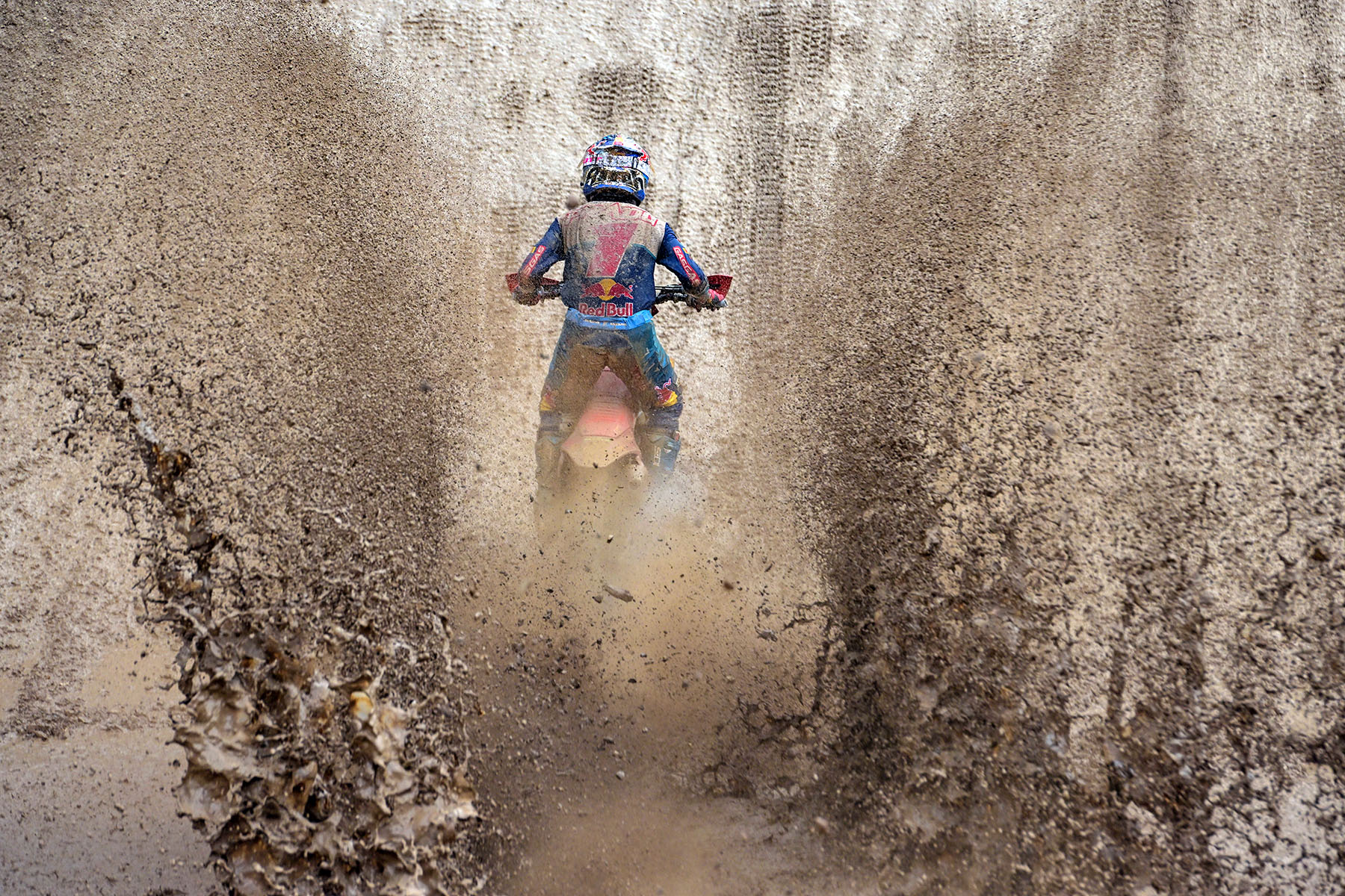 Jorge Prado si immerge nel fango di Saint Jean d'Angely