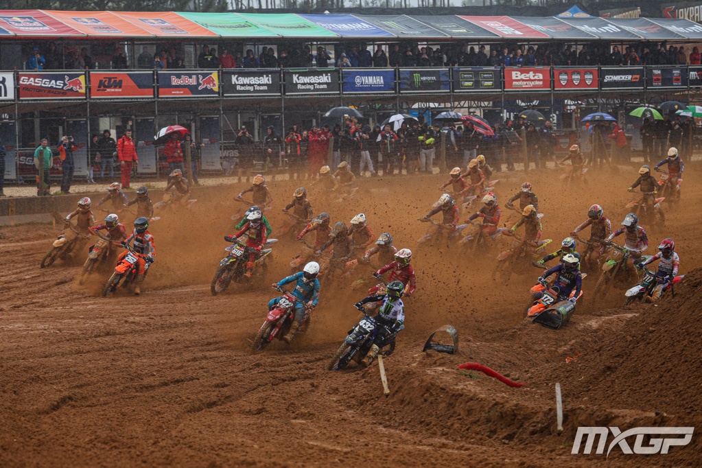 La partenza di gara-1 EMX250