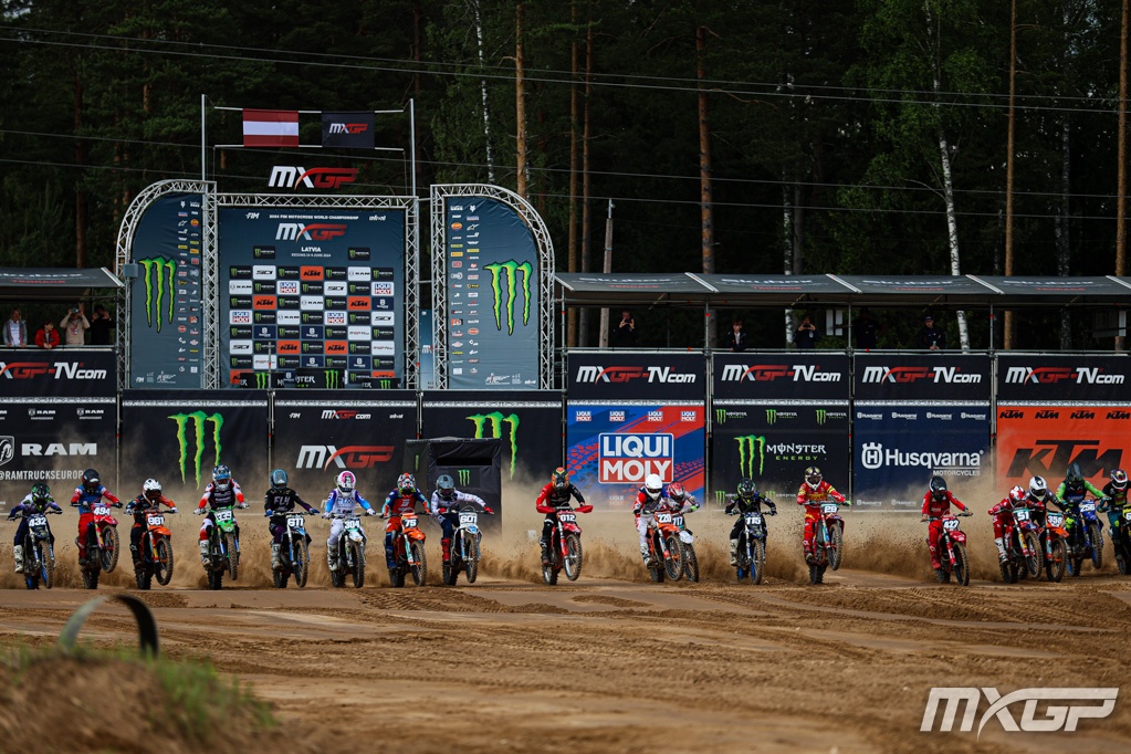 Start gara-1 EMX250 Lettonia Photo credit: MXGP