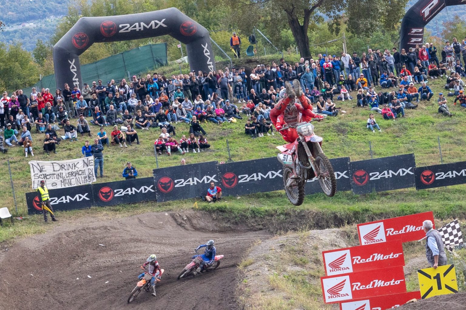 Mads Fredsoe vince gara-1 della Mx2 - ph. Mxreport
