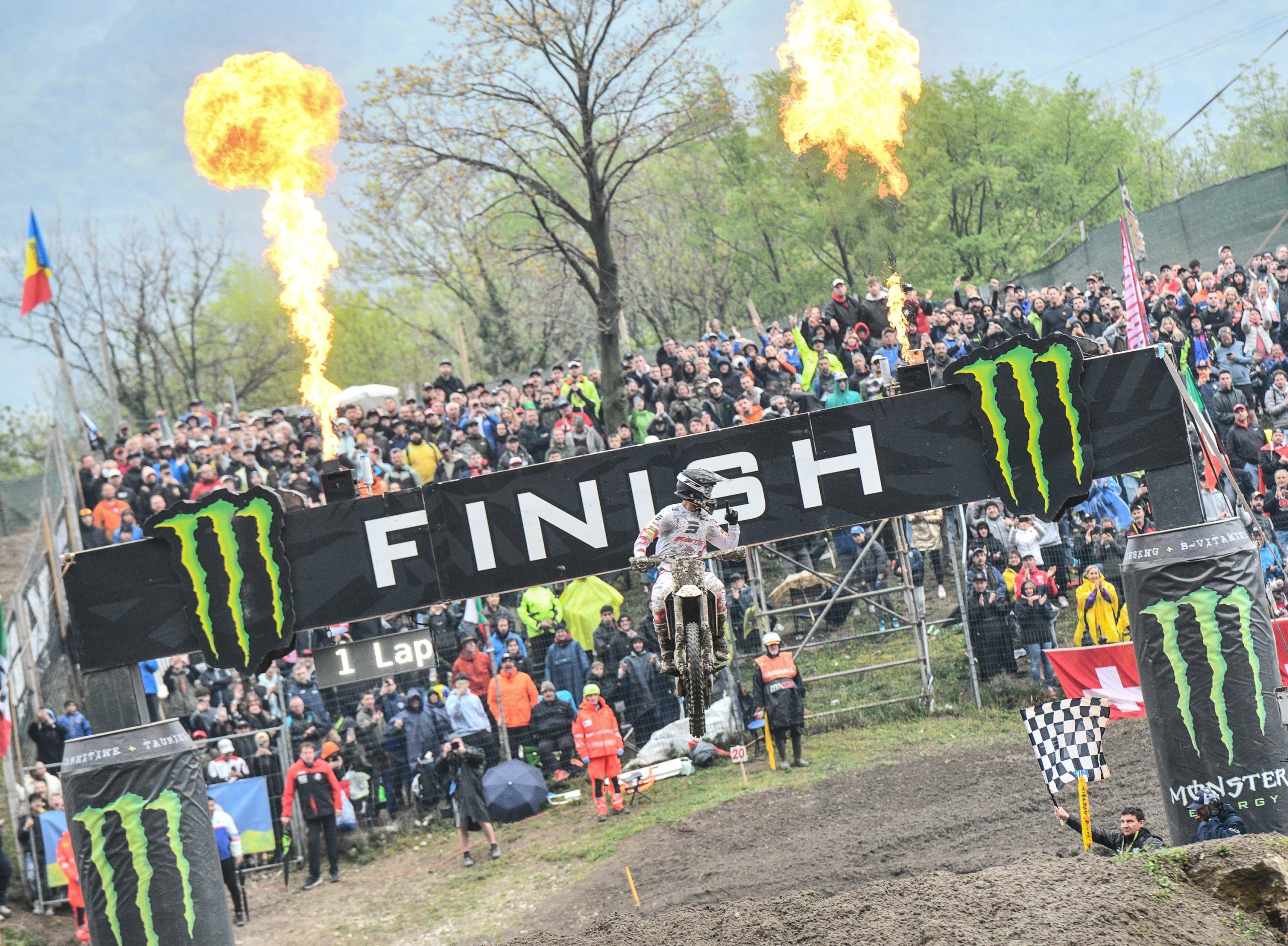 Simone Mancini vince gara-2 del GP del Trentino EMX250