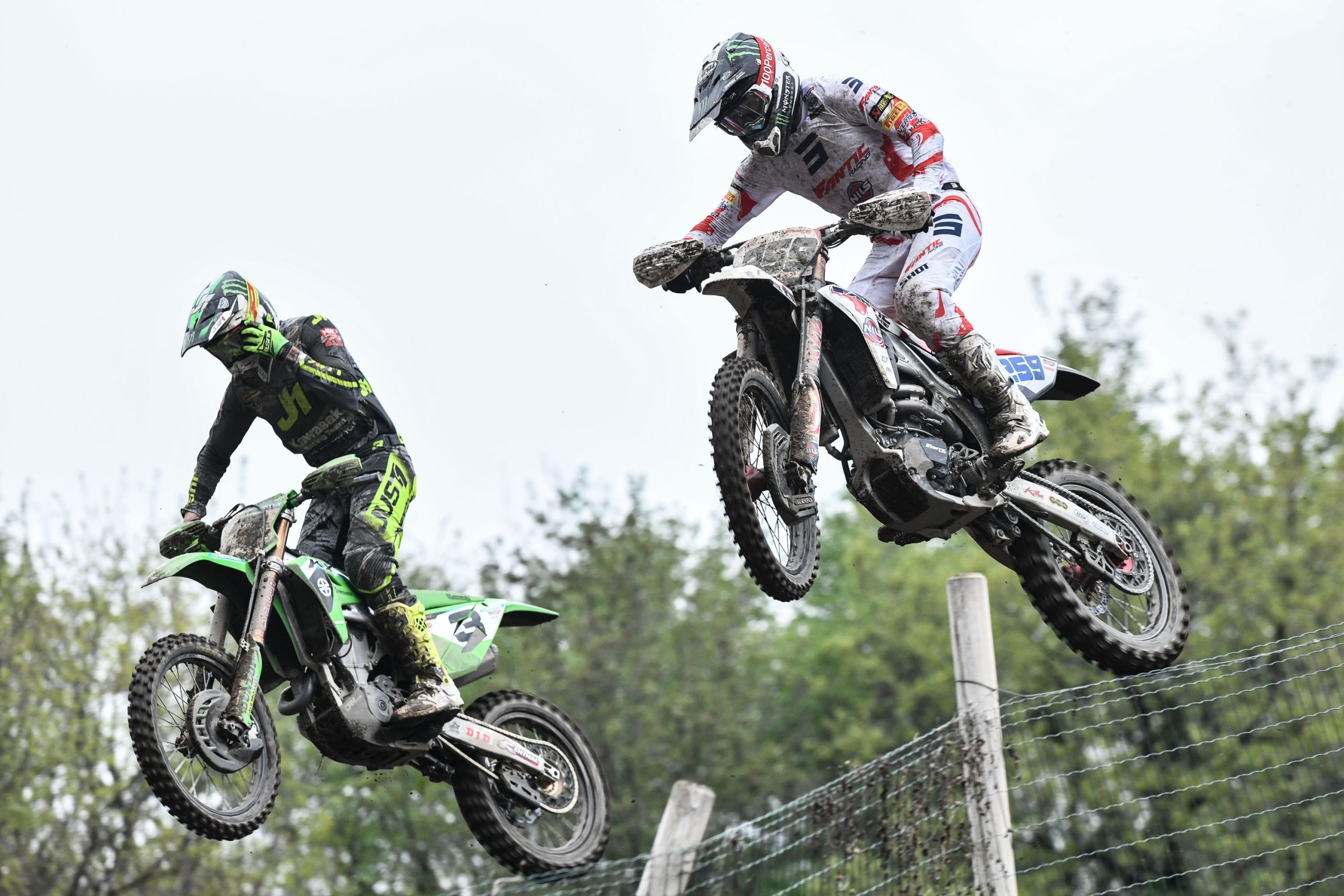 Romain Febvre ha lottato in gara-2 per raggiungere il podio