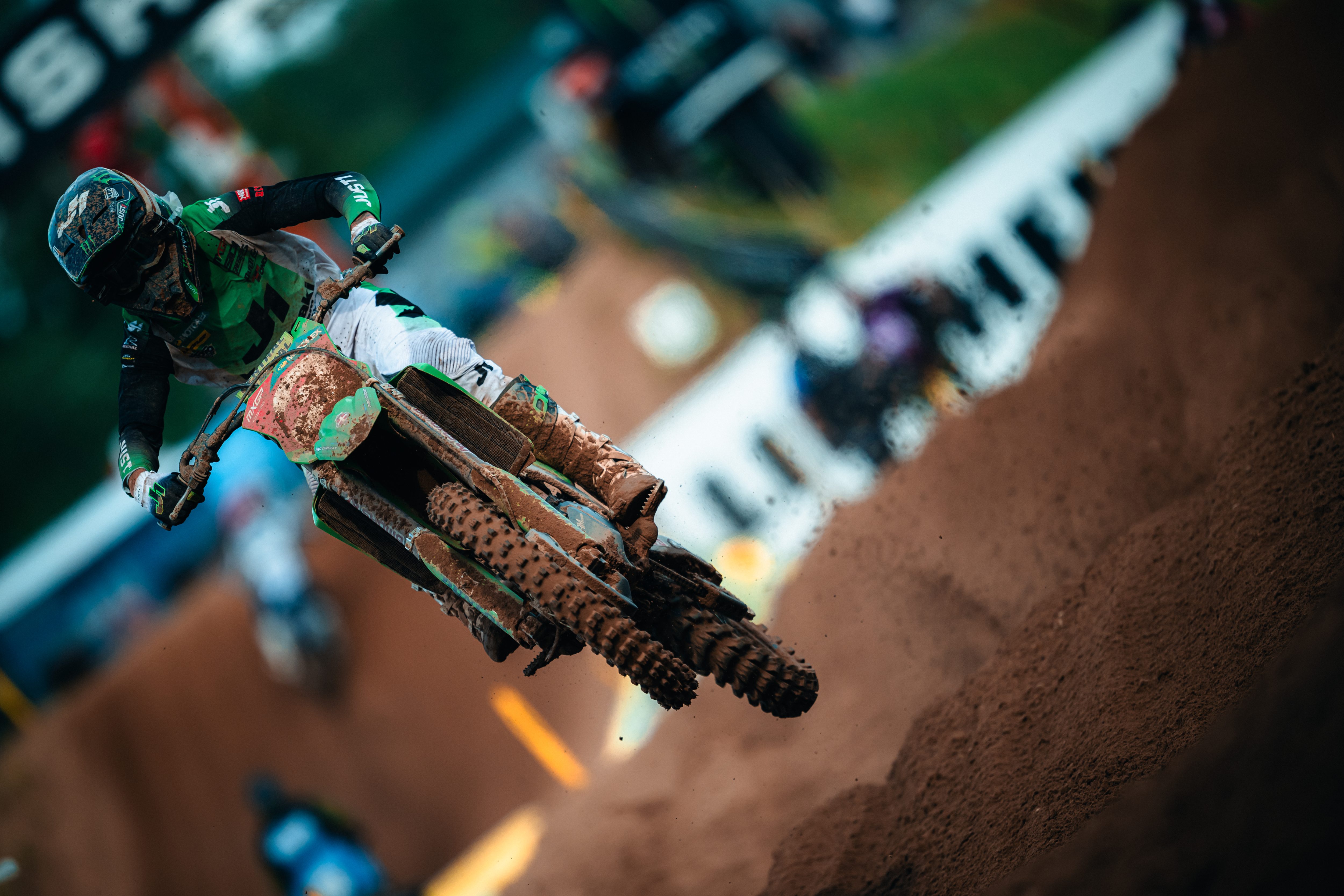 Romain Febvre ha lottato nella sabbia di Kegums, terzo in qualifica