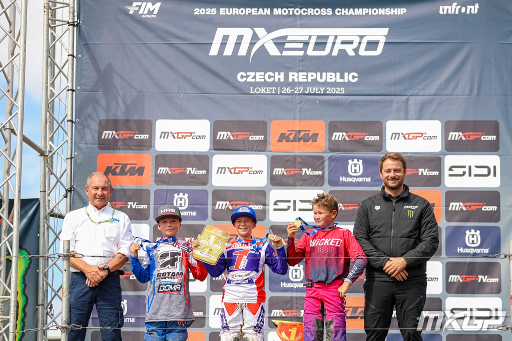 Il podio con i medagliati EMX65 a Loket