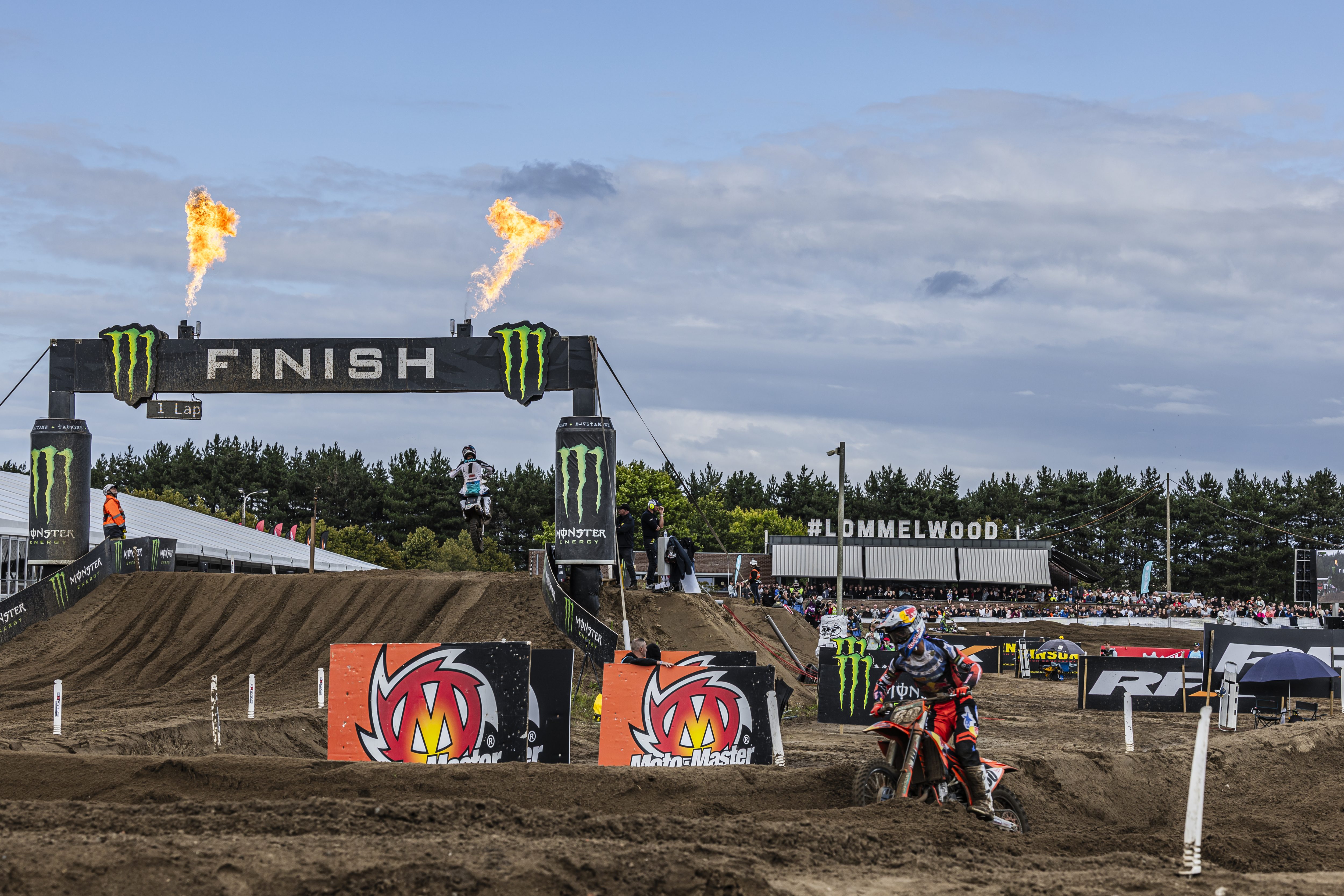 Kay De Wolf vince la manche di qualifica, Adamo secondo