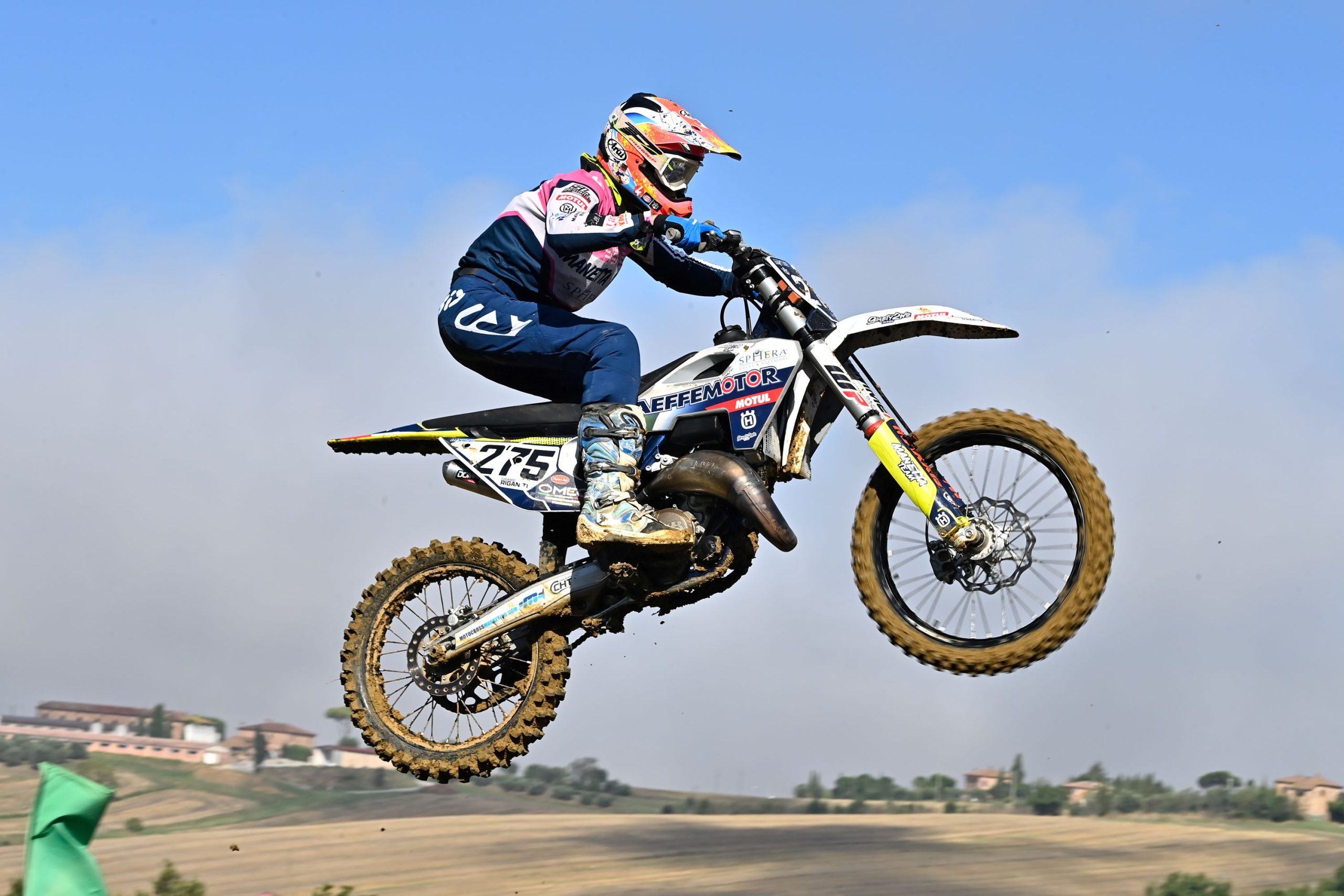 Una bella azione di Edoardo Riganti nel paesaggio del Crossodrmo Vinicio Rosati