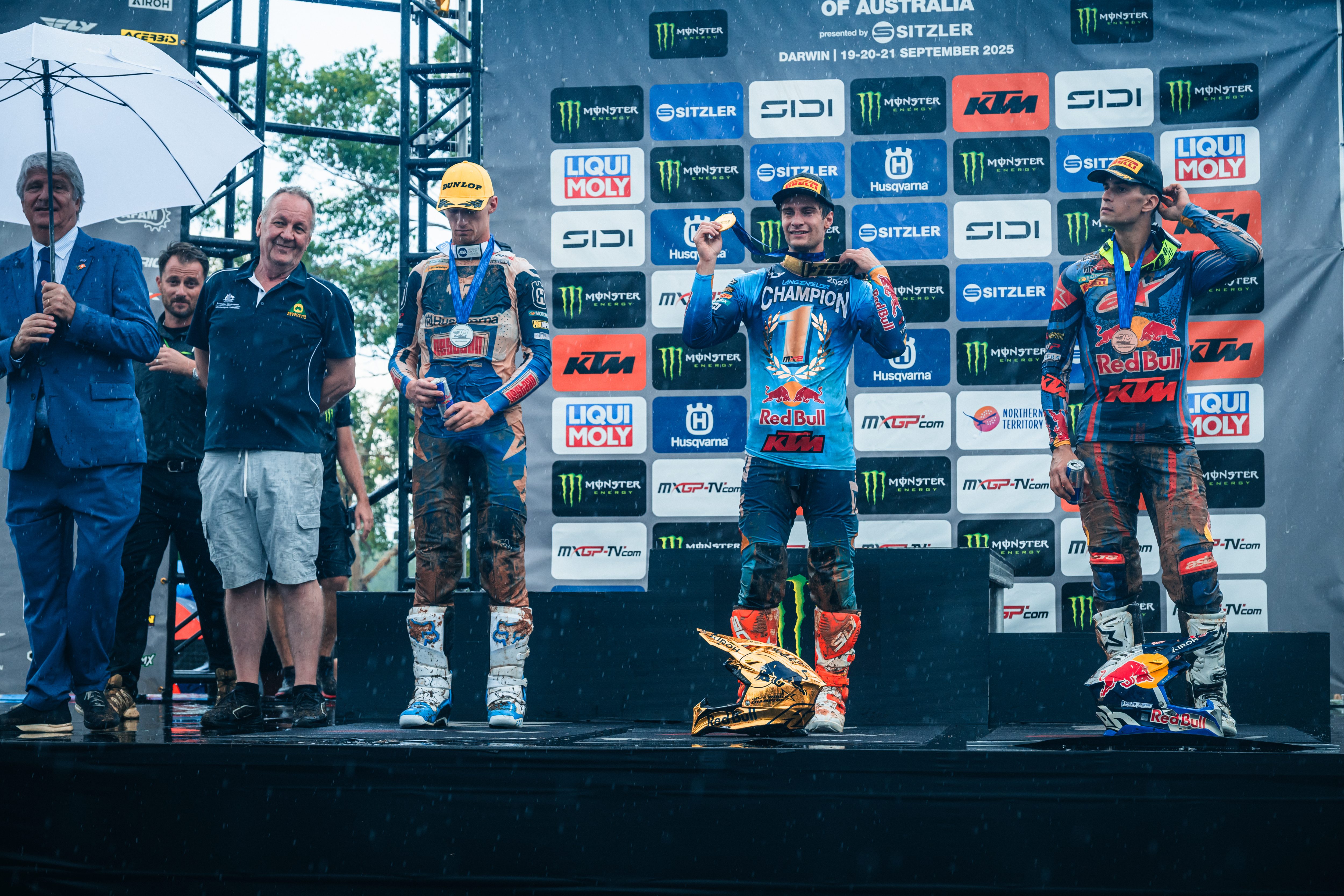 il podio finale del Mondiale MX2