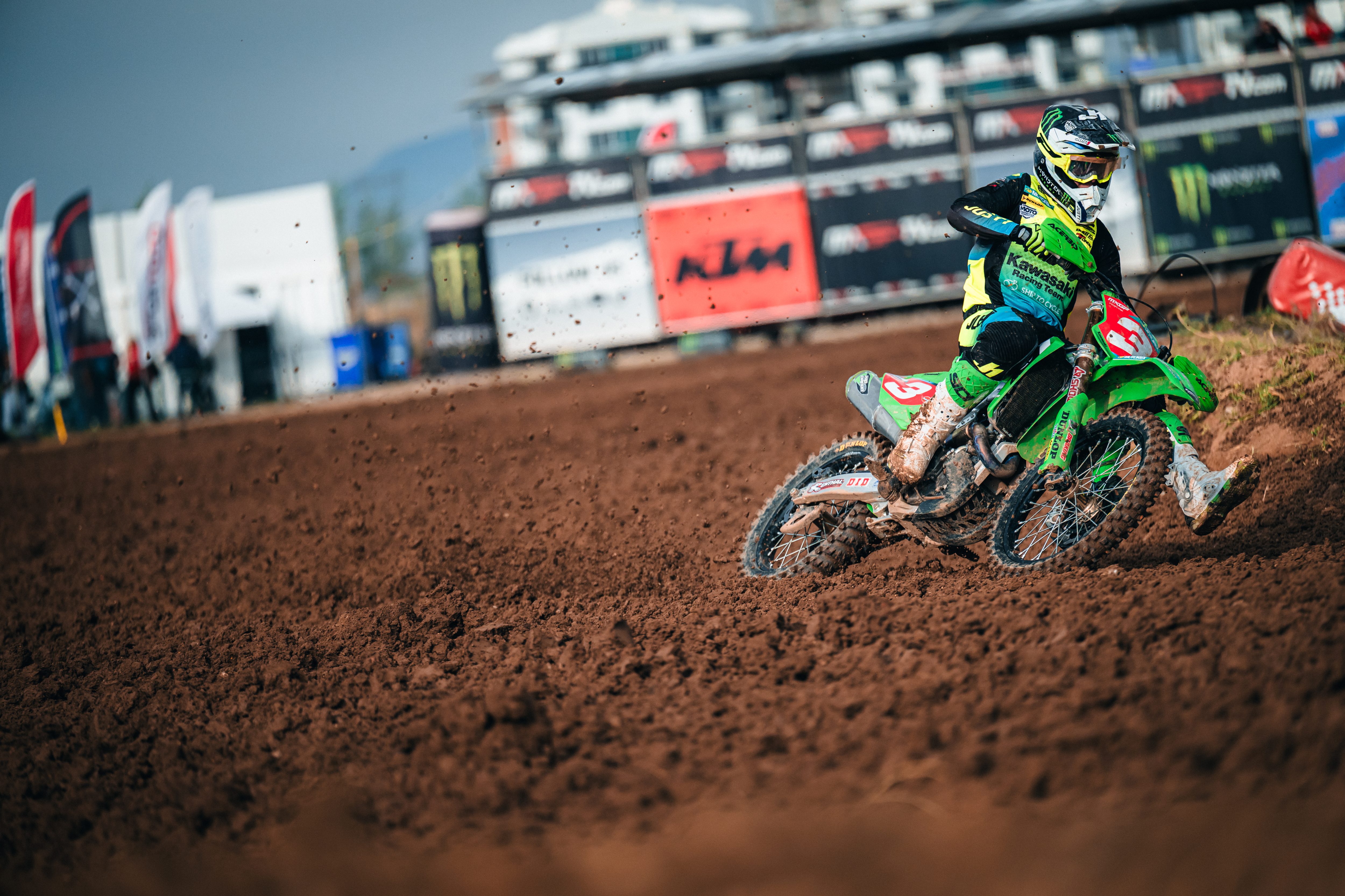 Romain Febvre mantiene salda la tabella rossa in MXGP