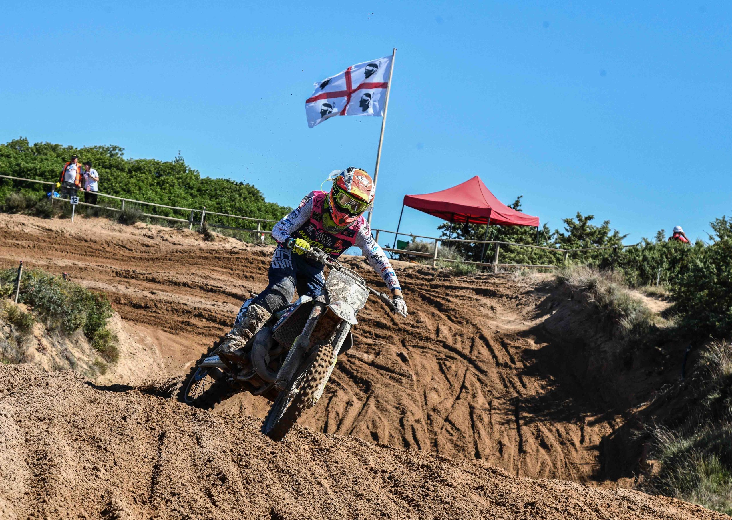 Edoardo Riganti in azione sulla sabbiosa pista di Riola Sardo