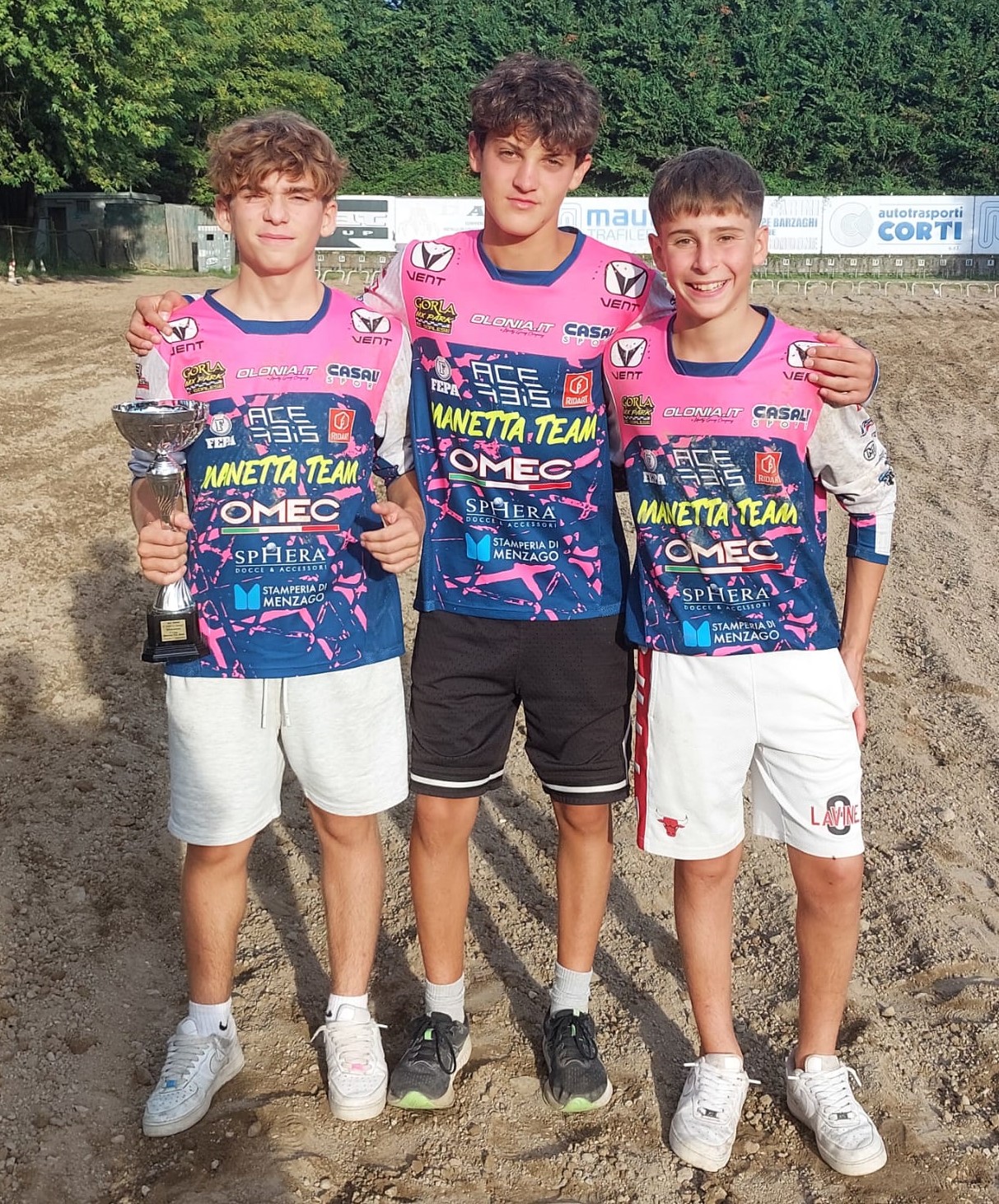 Gli alfieri del Manetta Team protagonisti al Trofeo Barzaghi 2025, da sinistra Federico Corti, Davide Crippa, e Pietro Montoli.