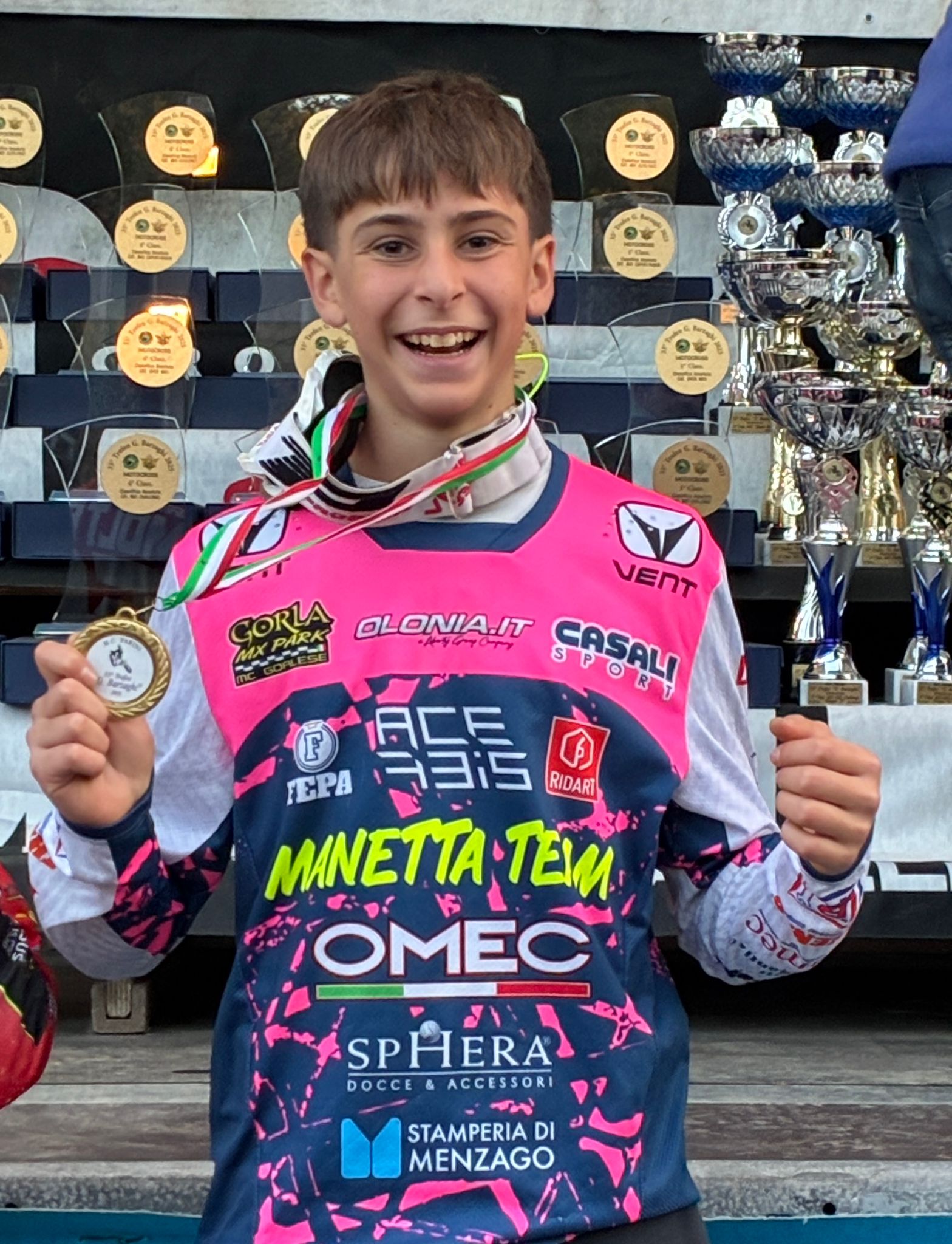 Pietro Montoli sorridente alla premiazione del trofeo Barzaghi
