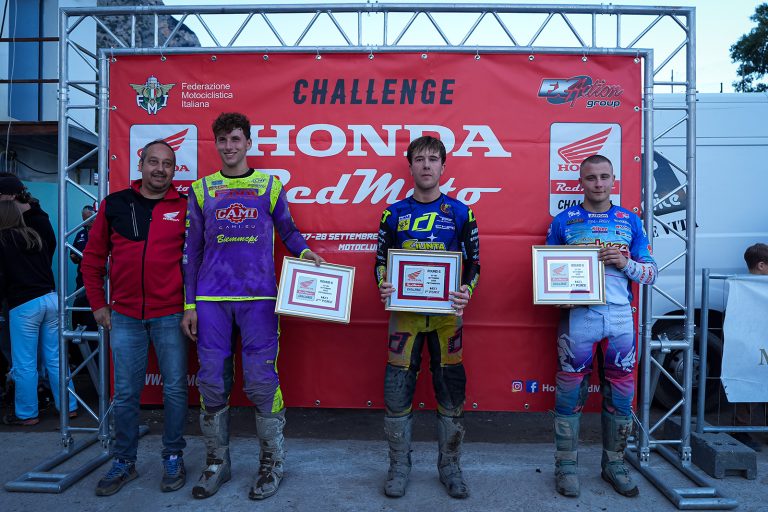 Podio Mx1 – ph. Matteo Buccarini