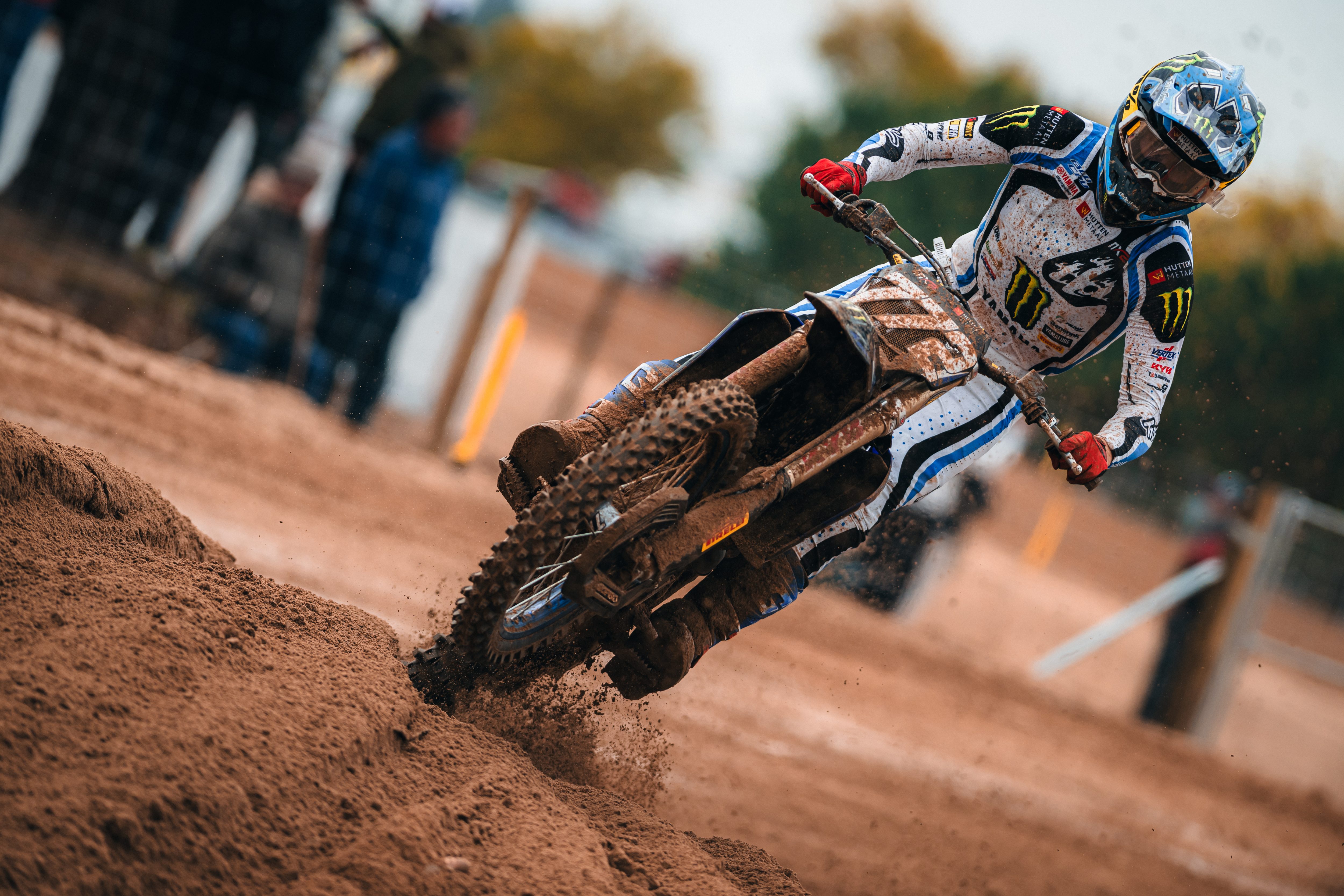 Janis Reisulis ancora una prima parte di gara al comando per il rookie