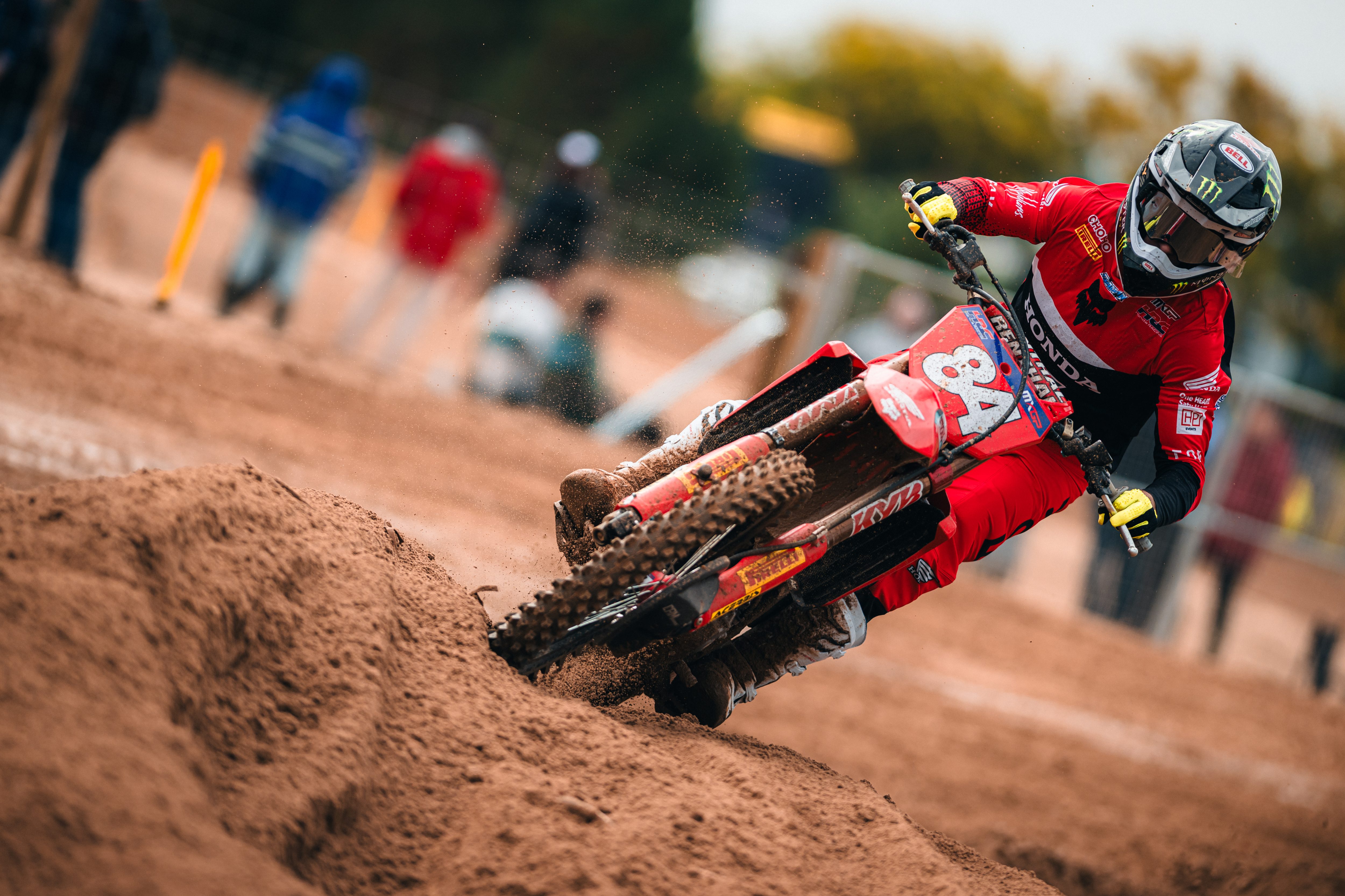 Jeffrey Herlings #84 ha perso la tabella rossa oggi per una caduta in partenza