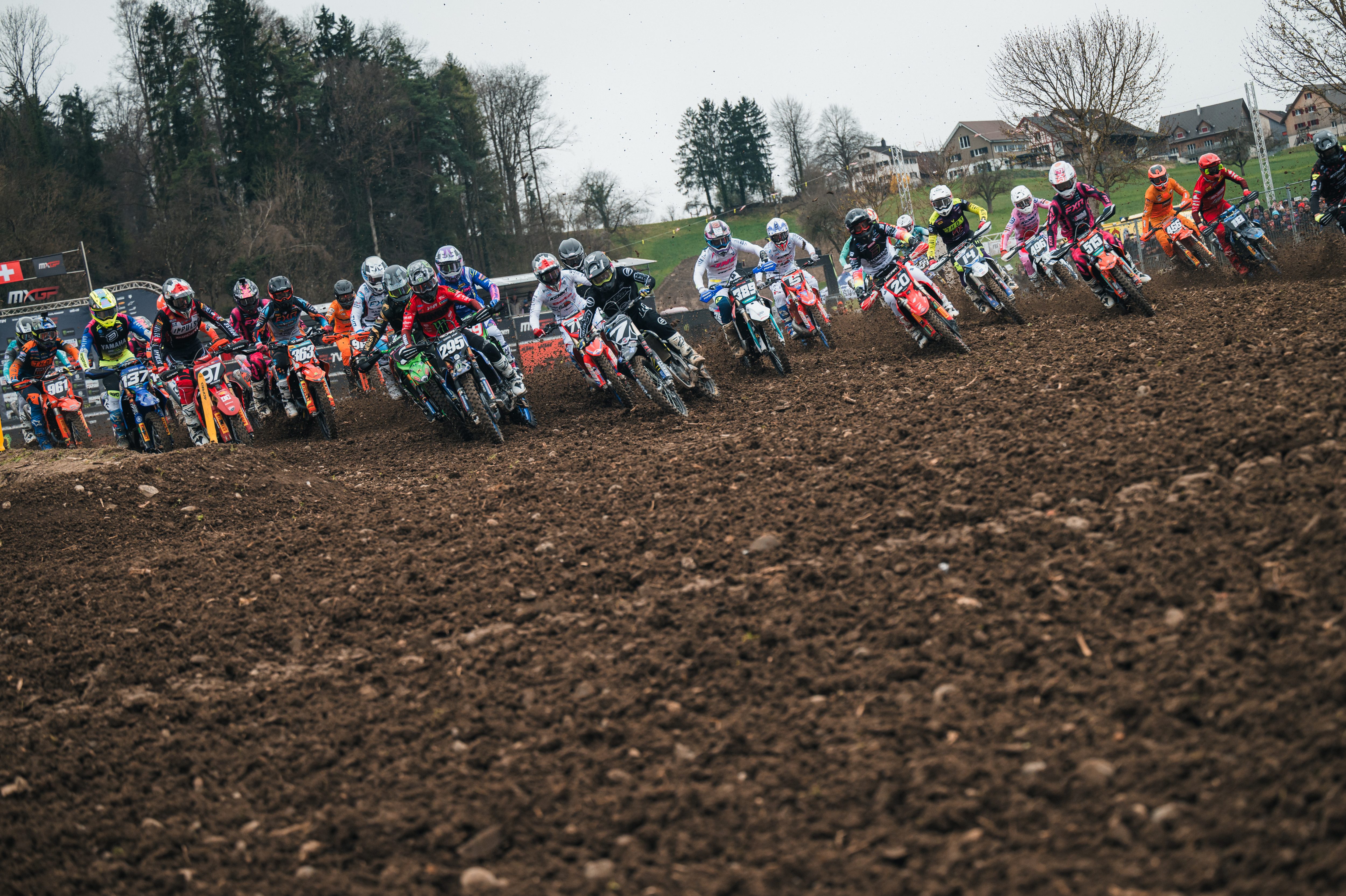 Partenza gara-1 EMX250