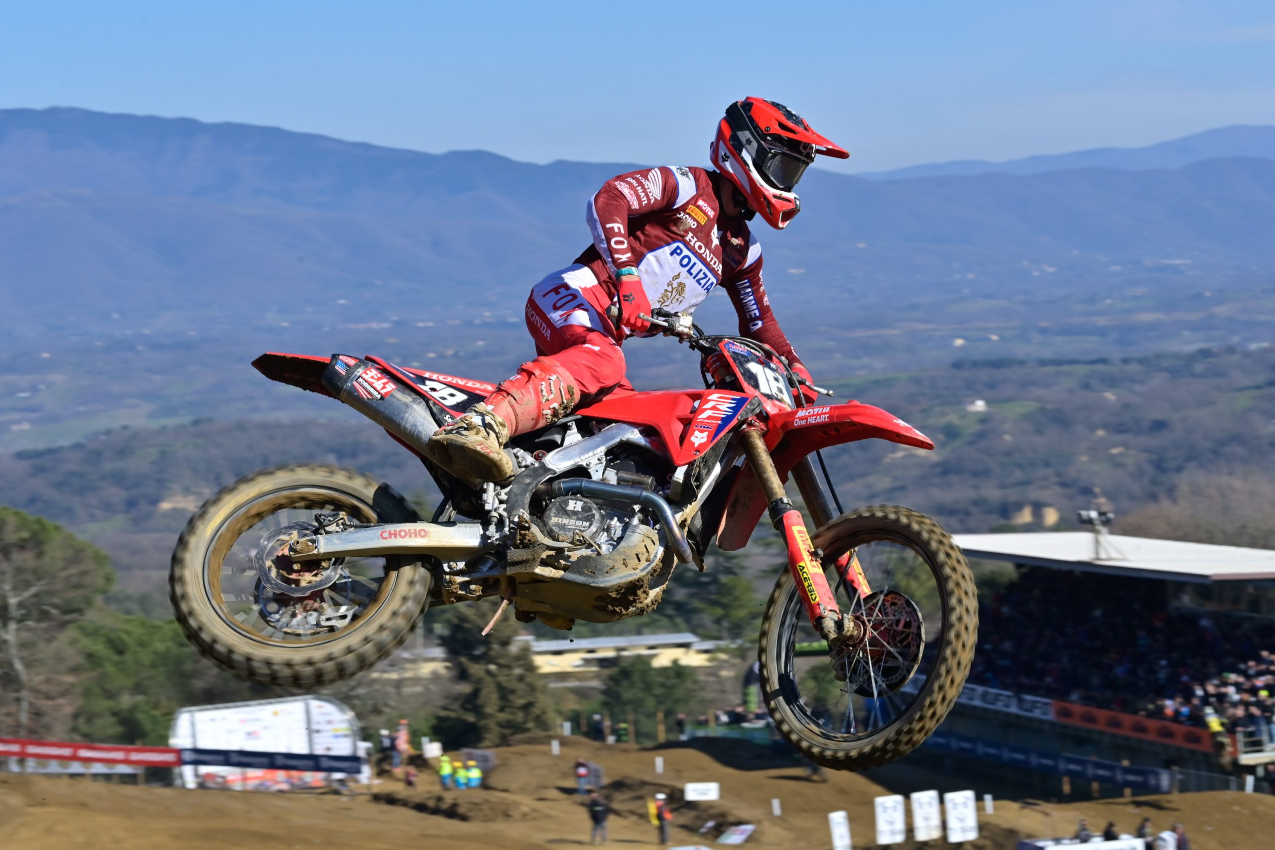 Valerio Lata #18 in volo a Montevarchi