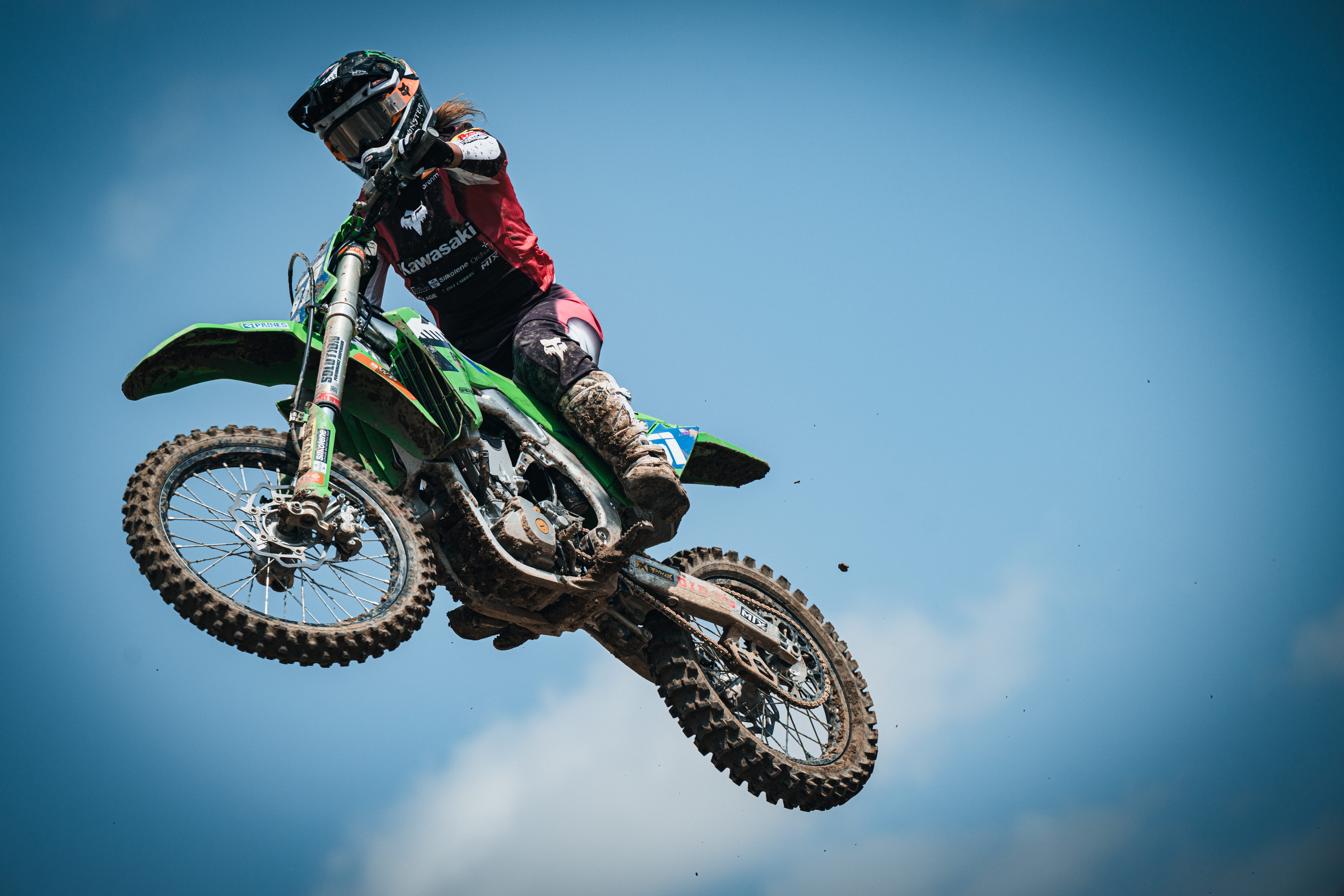Courtney Duncan sul podio a Foxhills