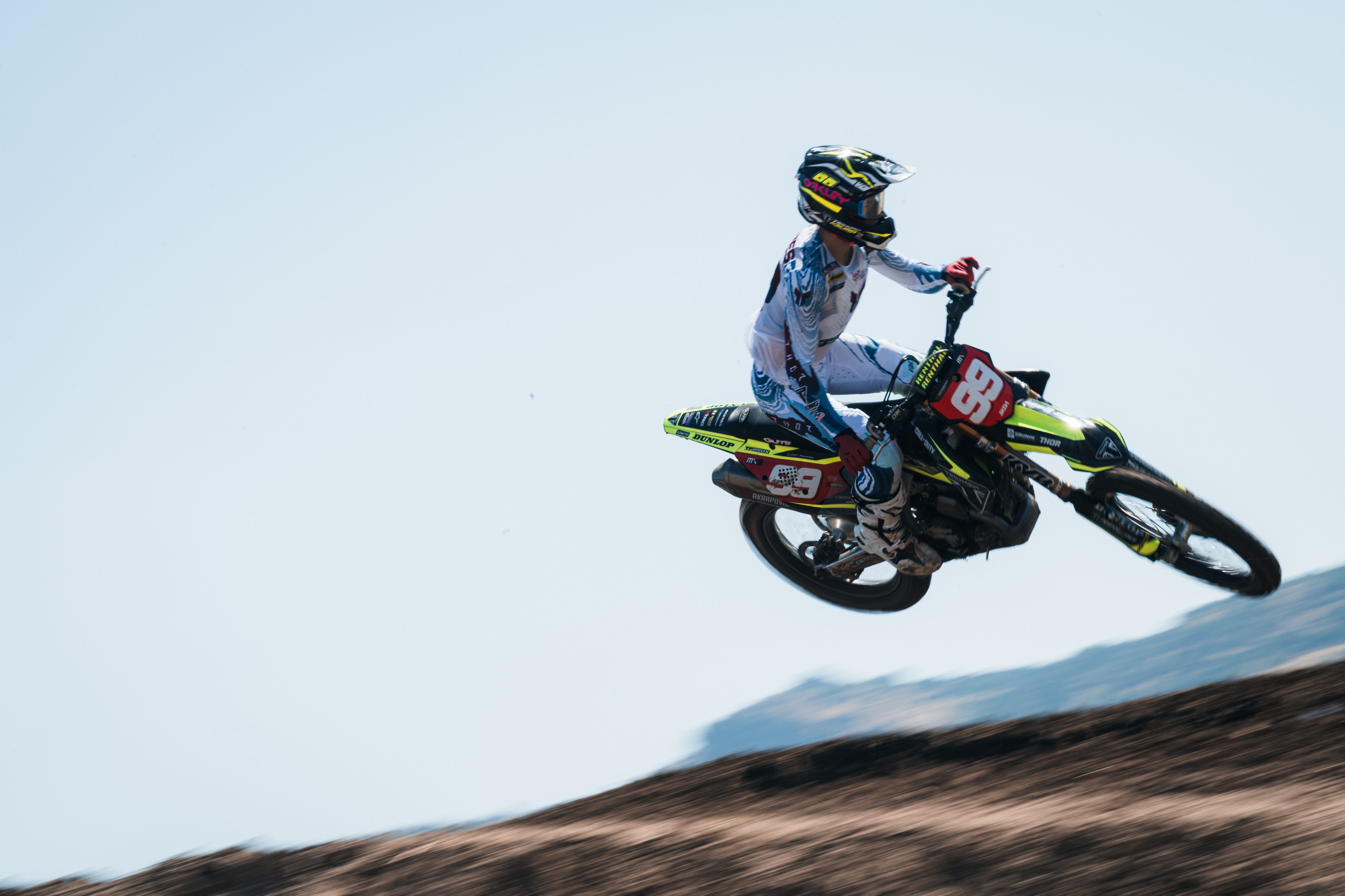 Farres allunga e si avvicina al titolo MX2