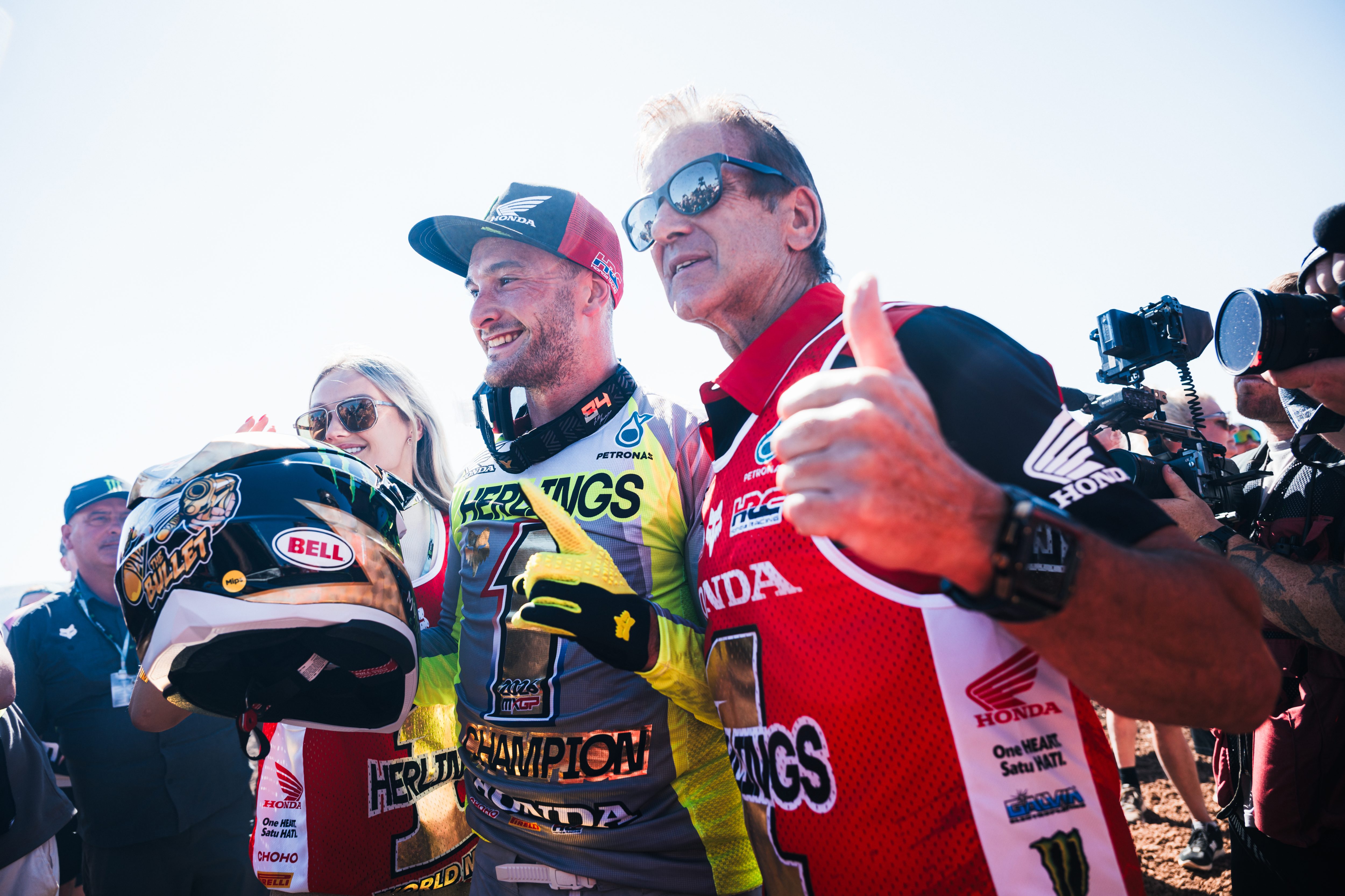 Herlings festeggia il titolo MXGP con Giacomo Gariboldi