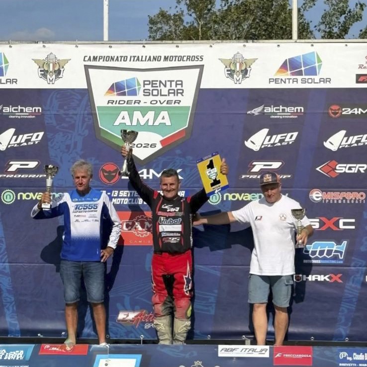 Luigi Tononi sul podio Master MX1 a Cremona