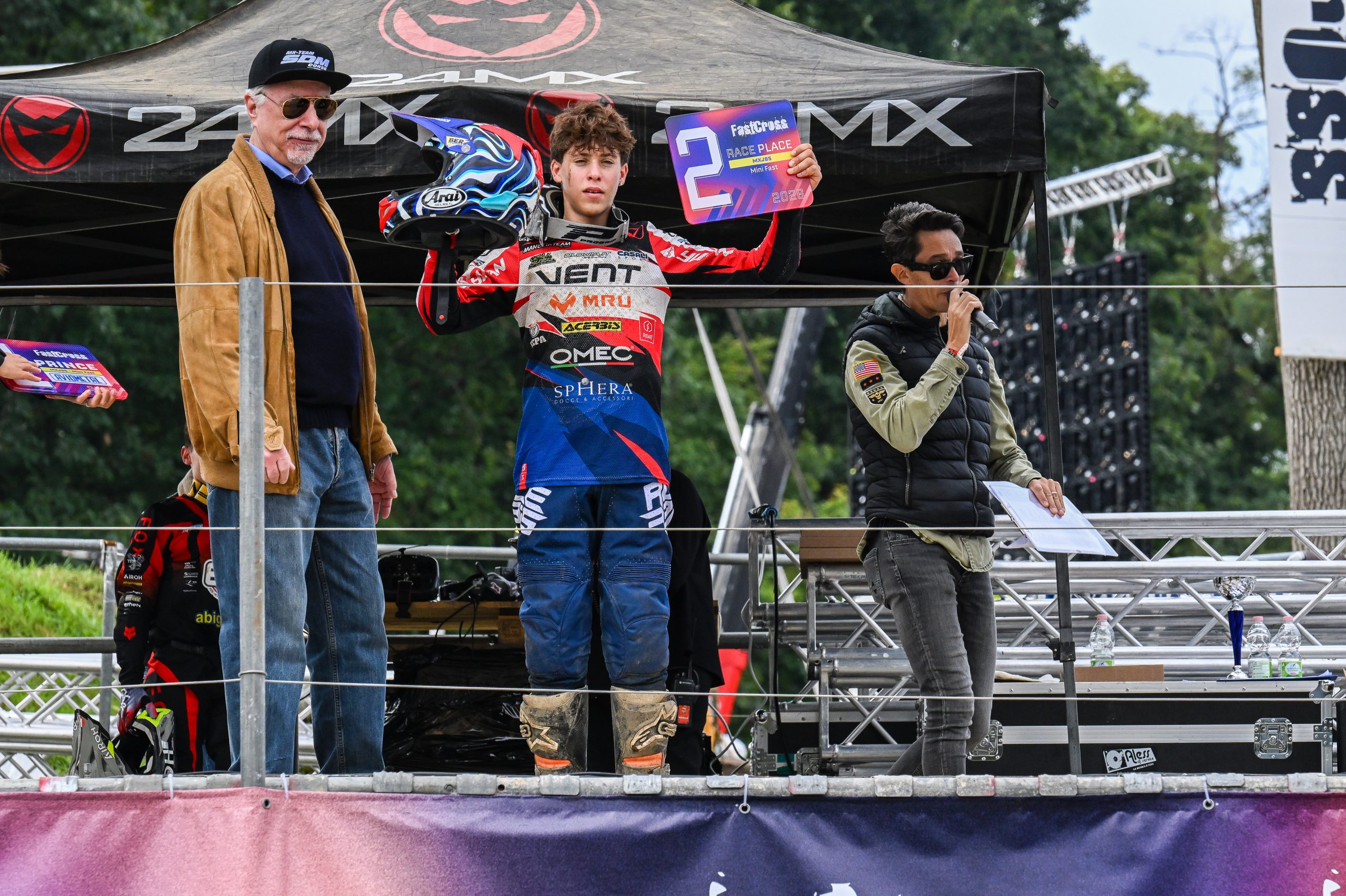 Pietro Riganti ( classe 85) ed festeggia sul podio del Fast Cross