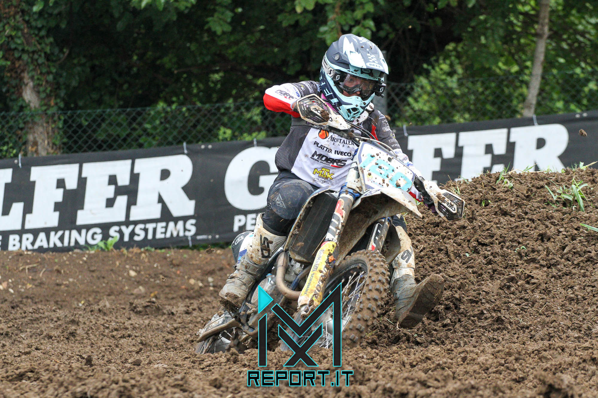 FaraSenior190921-1111